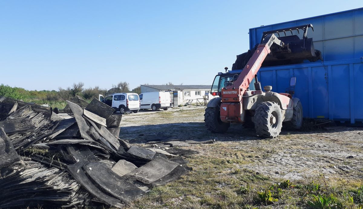 Collecte et traitement de poches à huîtres